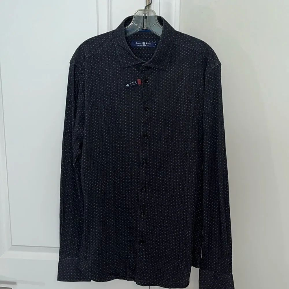 New Men's Stone Rose Long Sleeve Knit Shirt M charcoal gray w blue polka dots